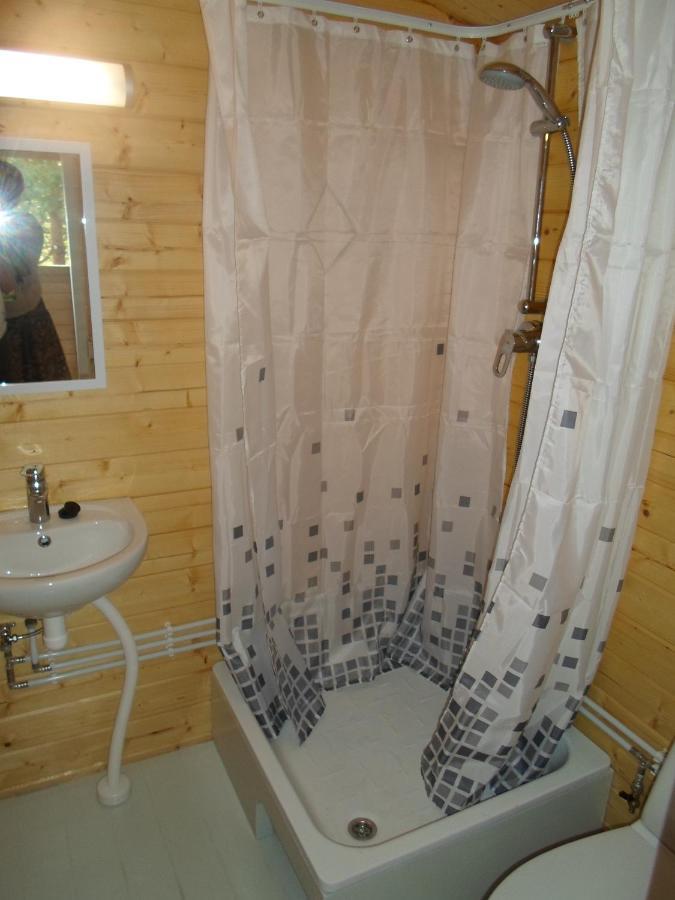 Tihase Puhkemajake Pärnu Esterno foto