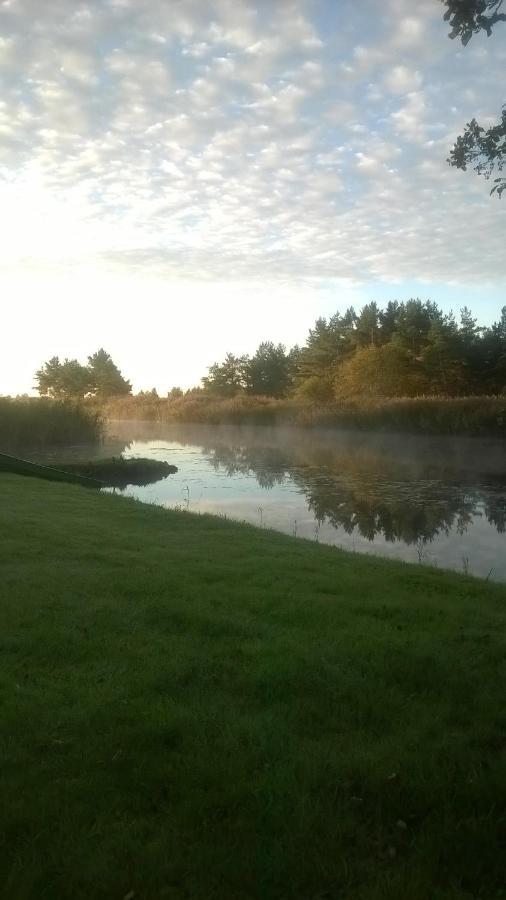 Tihase Puhkemajake Pärnu Esterno foto