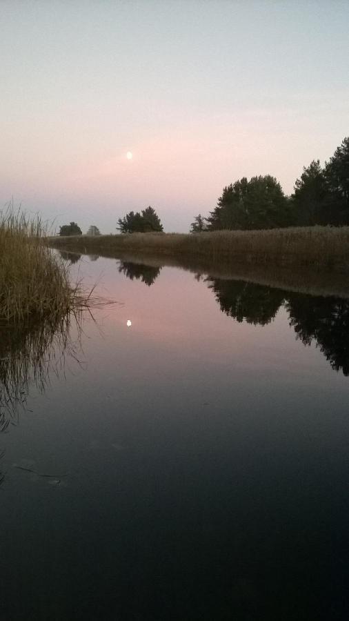 Tihase Puhkemajake Pärnu Esterno foto